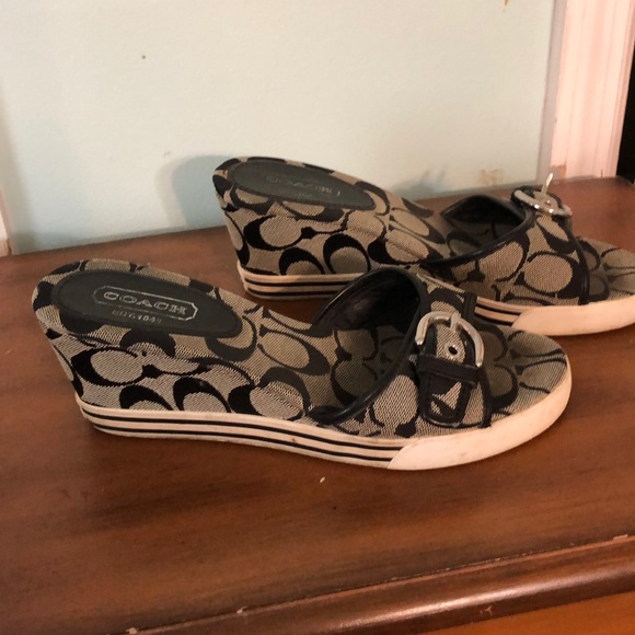 Coach healed slip in sandals - Picture 2 of 4